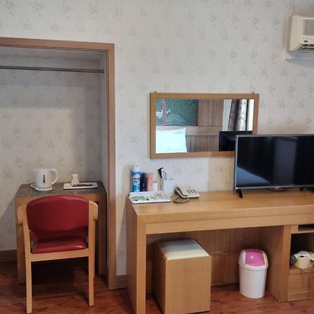 Hotel Parkwood Incheon Airport Екстериор снимка