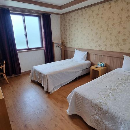Hotel Parkwood Incheon Airport Екстериор снимка