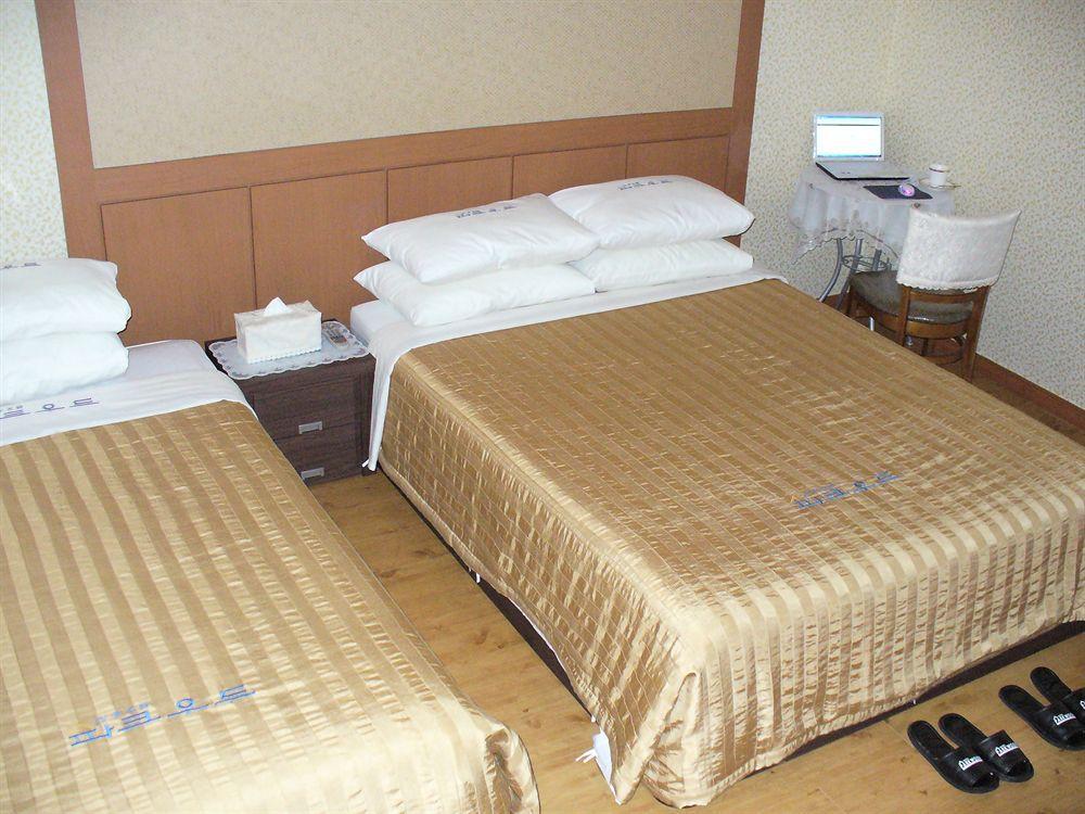Hotel Parkwood Incheon Airport Стая снимка