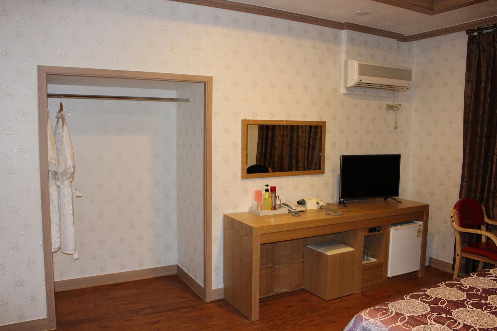 Hotel Parkwood Incheon Airport Екстериор снимка
