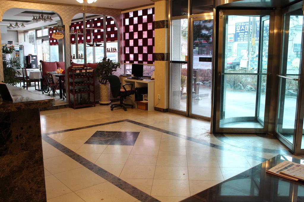Hotel Parkwood Incheon Airport Екстериор снимка