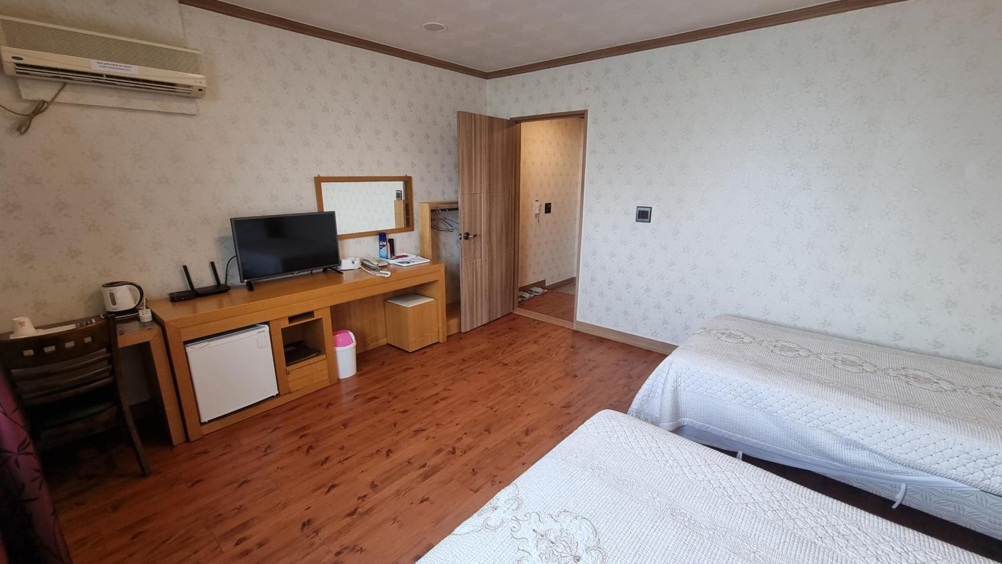 Hotel Parkwood Incheon Airport Екстериор снимка