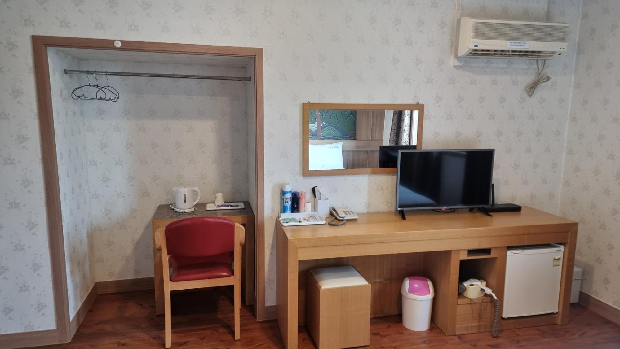 Hotel Parkwood Incheon Airport Екстериор снимка