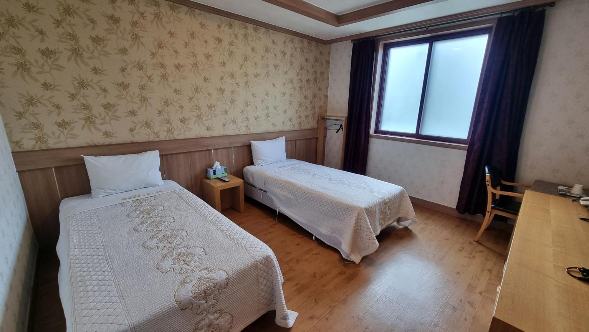 Hotel Parkwood Incheon Airport Екстериор снимка