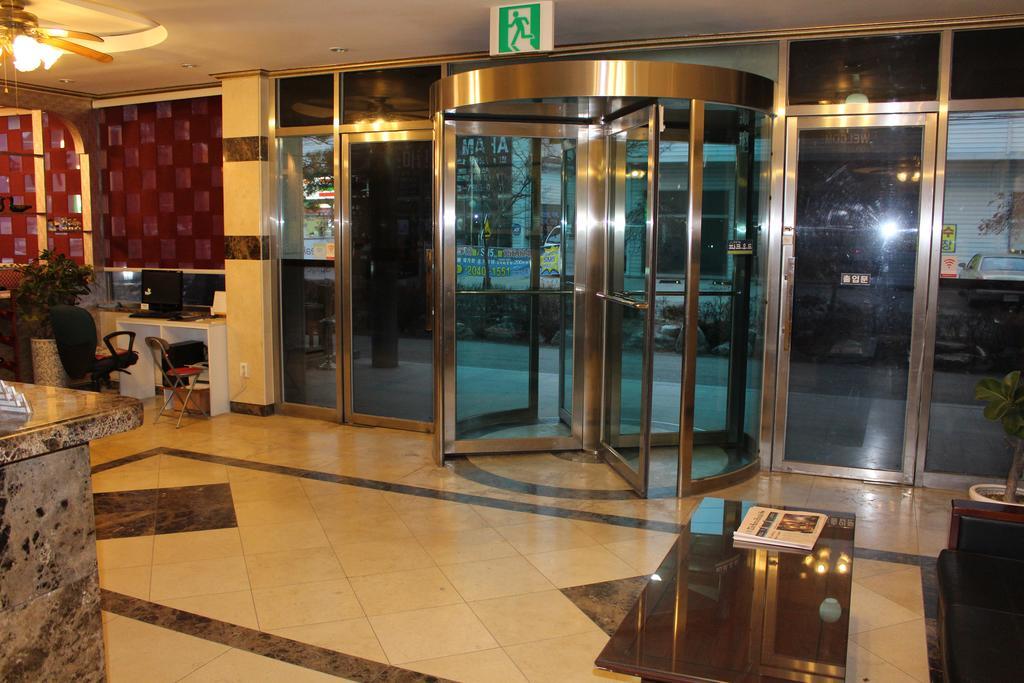 Hotel Parkwood Incheon Airport Екстериор снимка